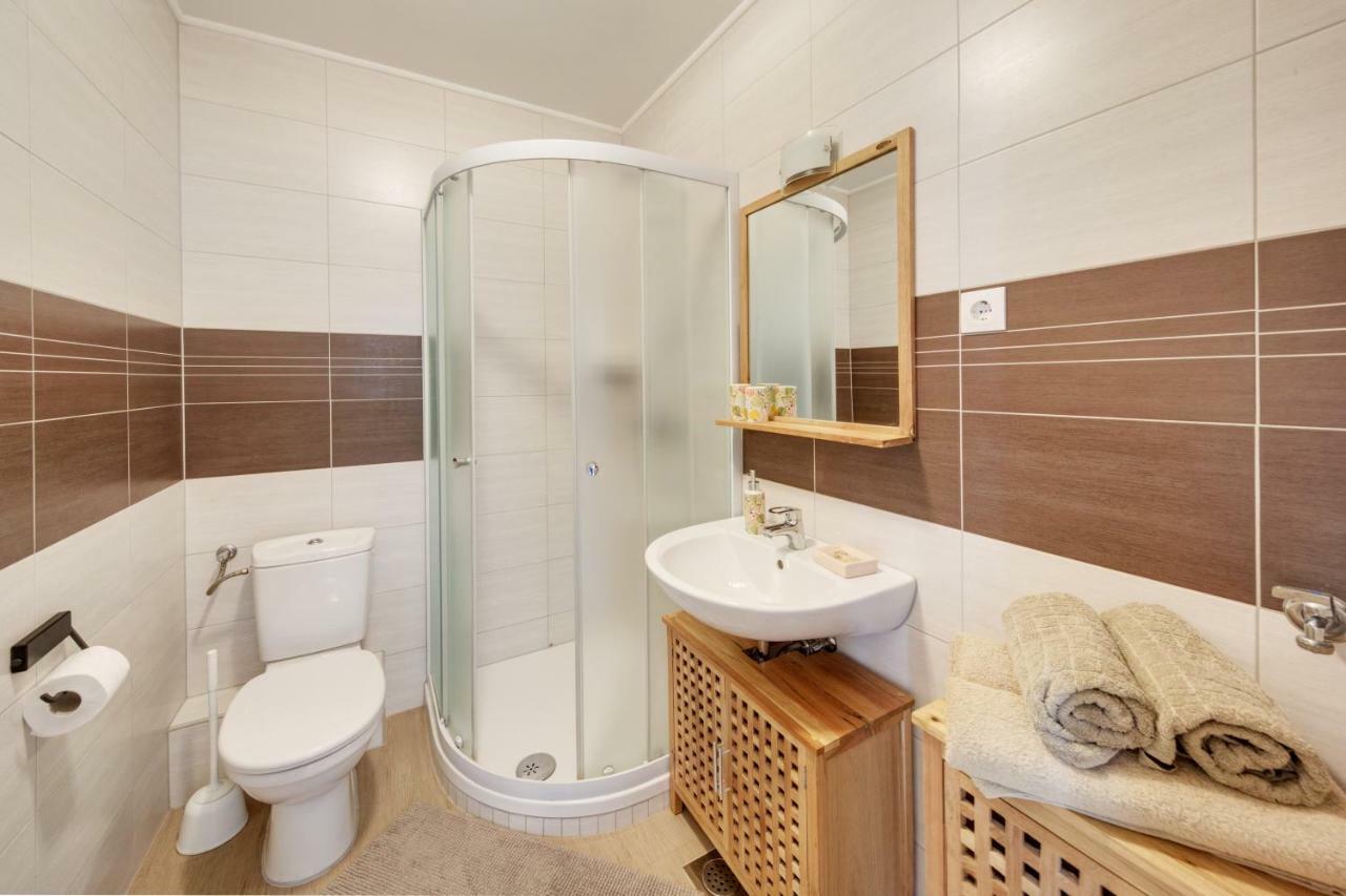 Figa Apartman Benko Milatic Jelsa  Exterior foto